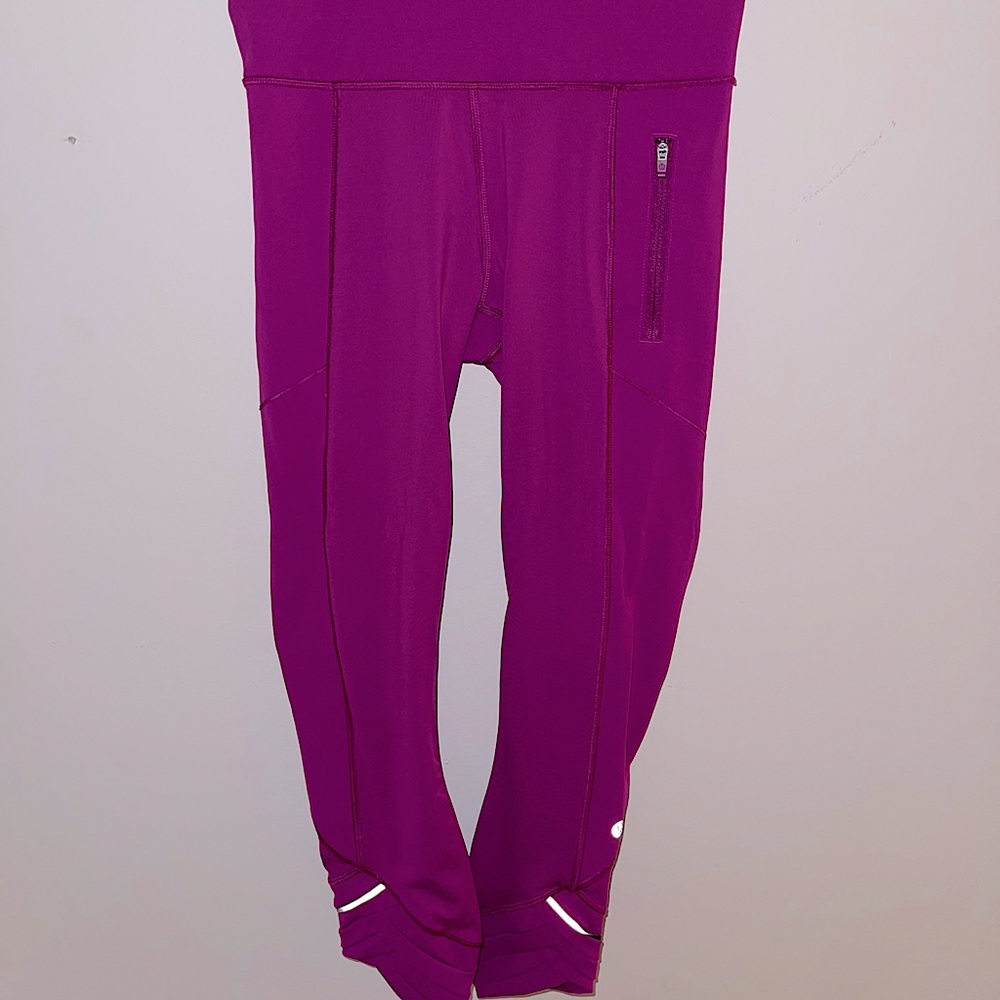 Bright purple Lululemon size 4 fitted leggings